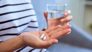 Ein Pharmaunternehmen ruft ein Schmerzmittel mit dem gängigen Wirkstoff Ibuprofen zurück. 