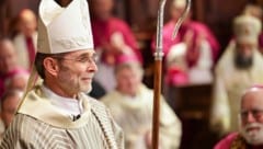 3000 Teilnehmer haben sich im Stephansdom eingefunden, um bei der Weihe von Josef Grünwidl zum ...