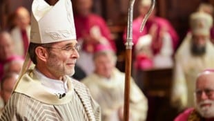 3000 Teilnehmer haben sich im Stephansdom eingefunden, um bei der Weihe von Josef Grünwidl zum ...