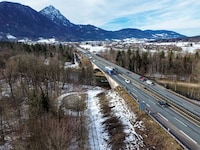 Bislang hat die Brücke keinen Pannenstreifen, der soll aber kommen.