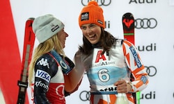 Fahren bald wieder gegeneinander: Mikaela Shiffrin und Petra Vlhova (re.). 