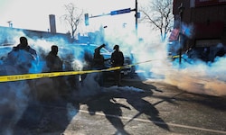 Wütende Menschen protestieren in Minneapolis gegen die Razzien der US-Einwanderungsbehörde ICE.