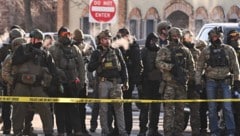 ICE-Beamte sorgen in den USA mit ihren umstrittenen Razzien gegen illegale Einwanderer teilweise ...