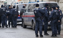 Die Polizei stellt sich auf eine arbeitsreiche Halloween-Nacht ein. (Archivbild)