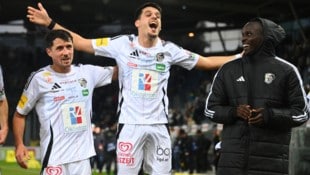 So ausgelassen wollen Dejan Zukic (Mi.) und die Wolfsberger auch im Frühjahr feiern.