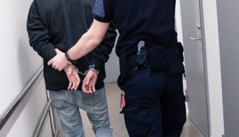 Vergangene Nacht wurde erneut ein afghanischer Intensivstraftäter von Österreich über Istanbul ...