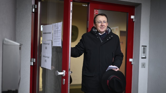Bürgermeister Matthias Stadler (SPÖ) nach der Stimmabgabe in Ratzersdorf.