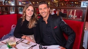 Norbert Oberhauser und seine Freundin Julia freuen sich auf Zwillinge.