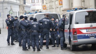 Rund um den Grazer Congress herrschte am Samstag ein Platzverbot, die Polizei war stark präsent.