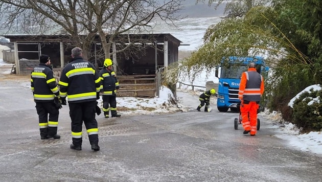 Ein Lkw war frühmorgens in Prosintschach ins Rutschen gekommen.