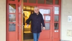 FPÖ-Spitzenkandidat Martin Antauer machte um 10 Uhr sein Kreuzerl.