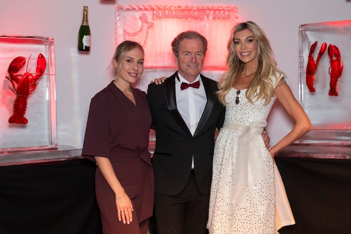 Kitzhof Marketing Manager Anna Thanner, Kitzhof-GF Johannes Mitterer und Influencerin Annika ...