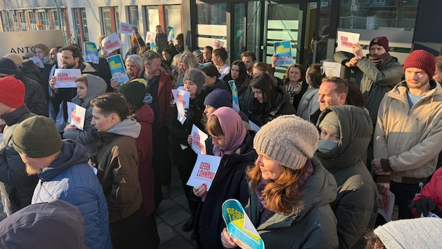 Seit Monaten warnt der Betriebsrat vor Einsparungen. Jetzt schlagen die Mitarbeiter des API ...