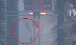 Plötzlich rasten Skier bei Lindvik vorbei.
