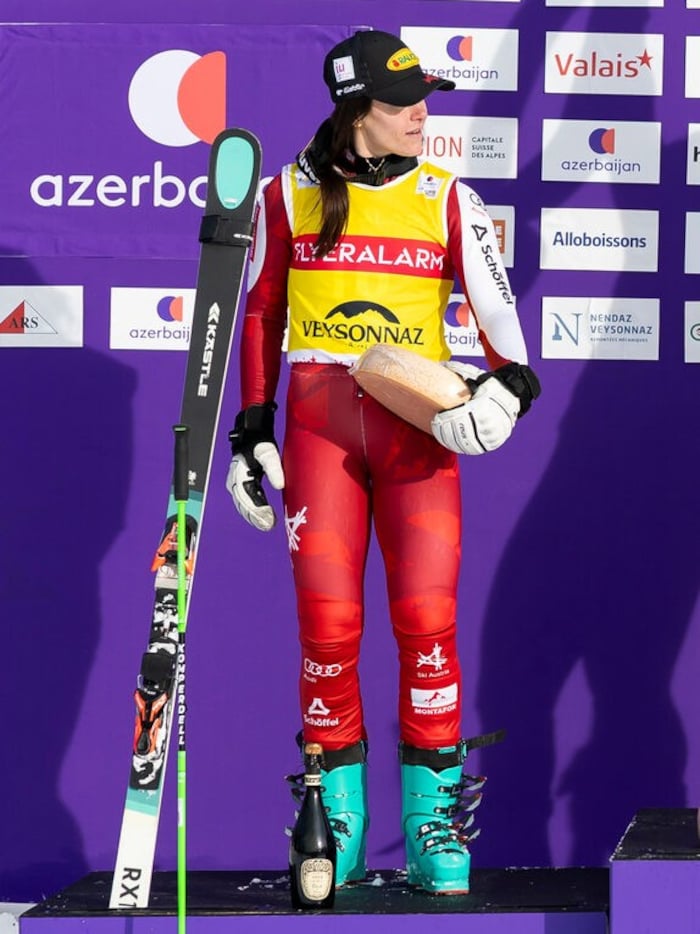 Wo der große Käse-Laib, den Sonja Gigler bei der Siegerehrung bekommen hat, derzeit ist, ist ...