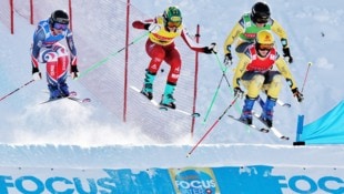 Sonja Gigler (2. v. li.) glänzte am Wochenende in Veysonnaz mit Rang zwei.