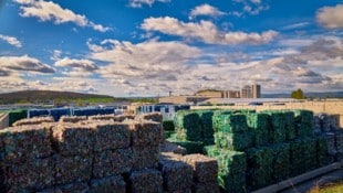 In Müllendorf werden Tonnen an PET-Material verarbeitet.