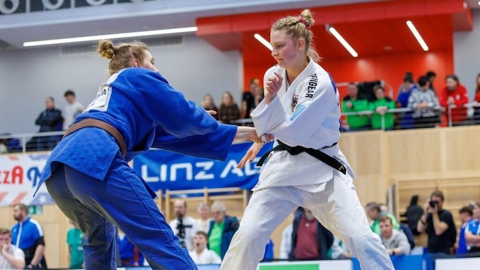 Elena Dengg (re.) bewies erneut, warum sie ein Vorzeige-Talent ist