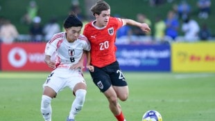 Florian Hofmann (r.)