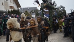 Wenn 60 Männer sechs Tonnen in Gang setzen, dann bebt die Erde.