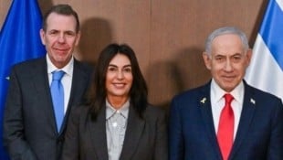 Von links: EU-Abgeordneter Harald Vilimsky (FPÖ), Israels Transportministerin Miri Regev und ...