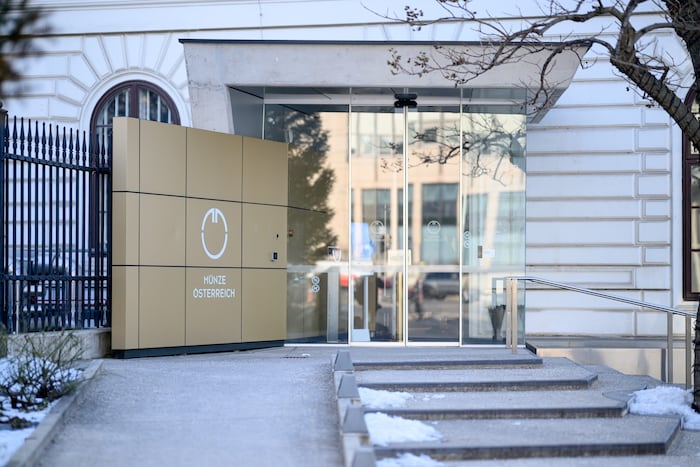 Der Eingang zum Eldorado der Münze Österreich am Wiener Heumarkt. Wer hier kauft, setzt auf ...