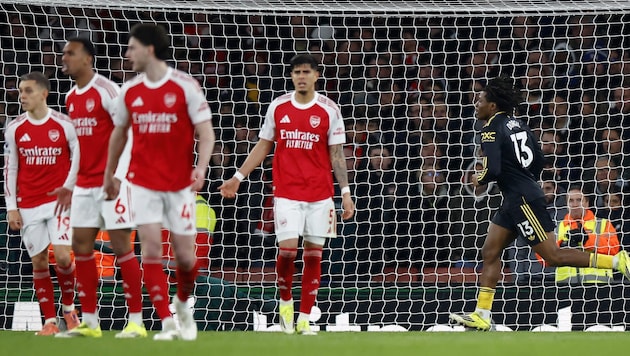 Arsenal lässt im Titelkampf Federn.