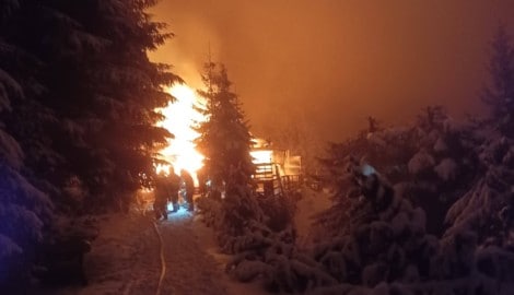 Die Zufahrt zum Brand war für die Feuerwehrleute nur schwer möglich.