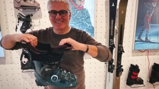 Gerhard Brüggler mit dem neuen, innovativen Atomic „Zentraleinsteiger“ Skischuh.