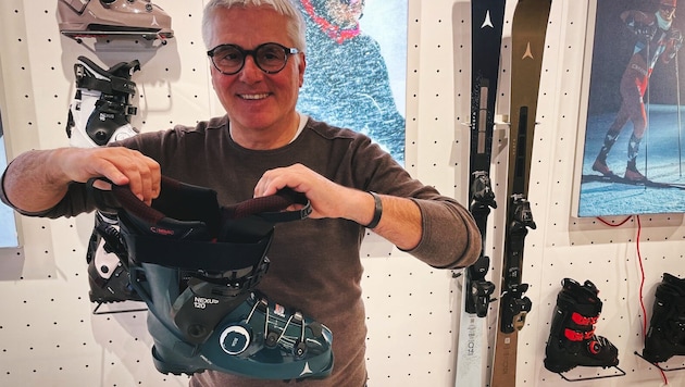 Gerhard Brüggler mit dem neuen, innovativen Atomic „Zentraleinsteiger“ Skischuh.