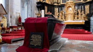 Der Sarkophag mit den sterblichen Überresten von h Cimburgis von Masowien.