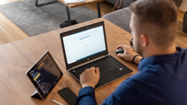 Homeoffice kann gerade im Winter negative Auswirkungen auf unsere Gesundheit haben.