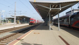 Ein Rumäne versuchte am Bahnhof in St. Valentin einen Zug in Betrieb zu nehmen.