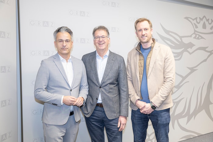 Wirtschaftsstadtrat Kurt Hohensinner, Studienautor Peter Maderl (Geschäftsführer m-research), ...