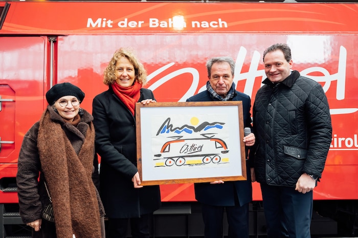 Bei der Taufe der „Osttirol“-Lok (v.l.): BM Elisabeth Blanik, ÖBB-Vorständin Sabine Stock, ...