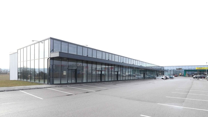 Nicht nur in der Innenstadt, auch am Stadtrand stehen ganze Geschäftszeilen leer. Hier etwa sind ...