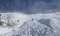 Die Helfer suchten den Snowboarder umsonst.