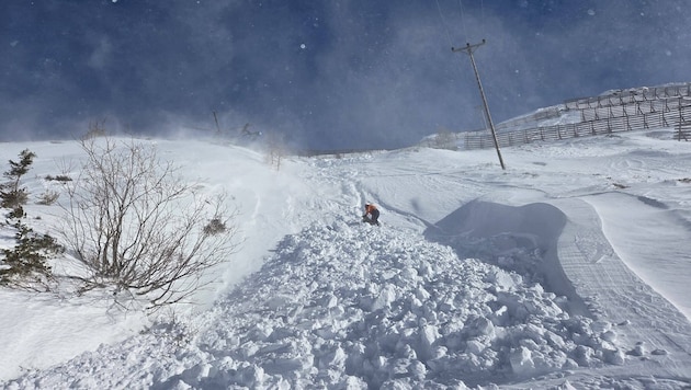 Die Helfer suchten den Snowboarder umsonst.