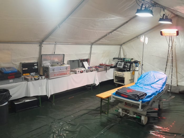 Das mobile Versorgungszelt des Roten Kreuzes beim Nightrace