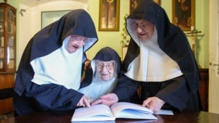 Die Geschichte der Ordensschwestern Bernadette, Rita und Regina ging von Salzburg aus rund um ...