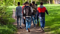 Deutschlandweit sind knapp 8000 Asylwerber derzeit nicht auffindbar. Zur Begründung hieß es, die ...