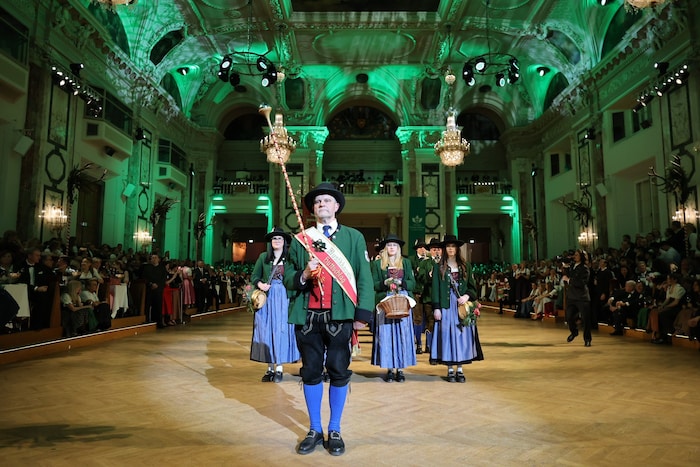 Einzug der Trachtenkapelle