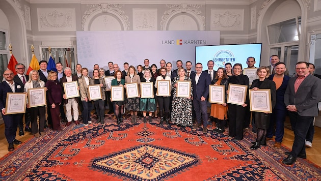 Auszeichnung der Lehrbetriebe am Montagabend im Spiegelsaal der Landesregierung.