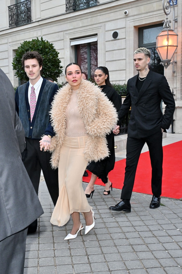 Auch die Beckham-Söhne Cruz und Romeo mit ihren Freundinnen Jackie Apostel und Kim Turnbull