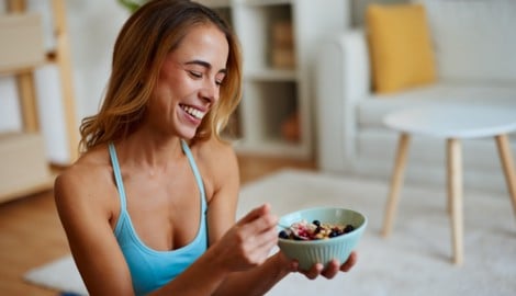 Wer in der Früh auf die richtige Nährstoffzufuhr achtet, kann voll Power den Tag beginnen. 