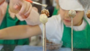 Vollste Konzentration – nur nicht zuviel kleckern!