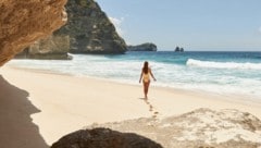 Die traumhafte Aussicht am Diamond Beach auf Bali ist künftig wohl eher gut betuchten Reisenden ...