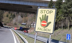 Der Lkw-Lenker bog falsch ab und wurde so zum Geisterfahrer.