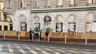 Der Fall schockiert: Kurz vor dem Holocaust-Gedenktag wurde ein Wiener Lokal mit Hakenkreuzen ...