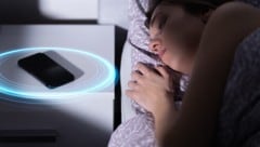 Im Gegensatz zu uns sind unsere Smartphones praktisch rund um die Uhr aktiv – nicht immer zu ...